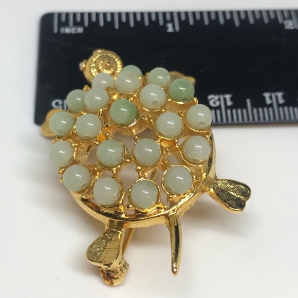 Jade Beaded Shell Turtle Brooch - Picture 7 of 8